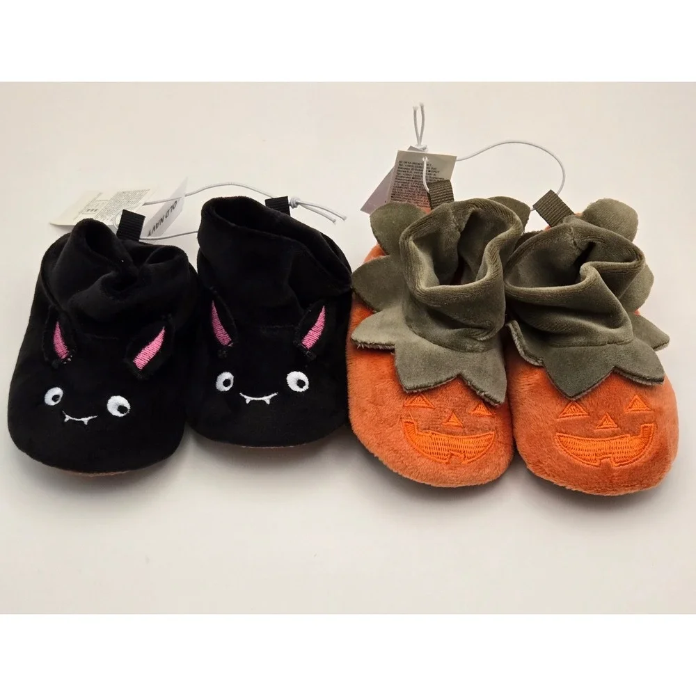 Old Navy Unisex Baby NWT 6-12M Set of 2 Halloween Pumpkin & Bat Bootie Slipper